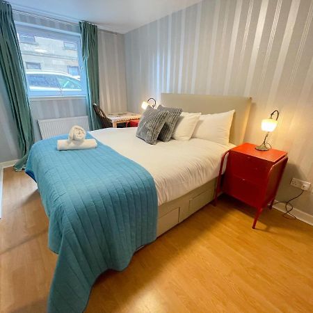 Kelvingrove 2 Bedroom Apartment - Private Parking Glasgow Buitenkant foto