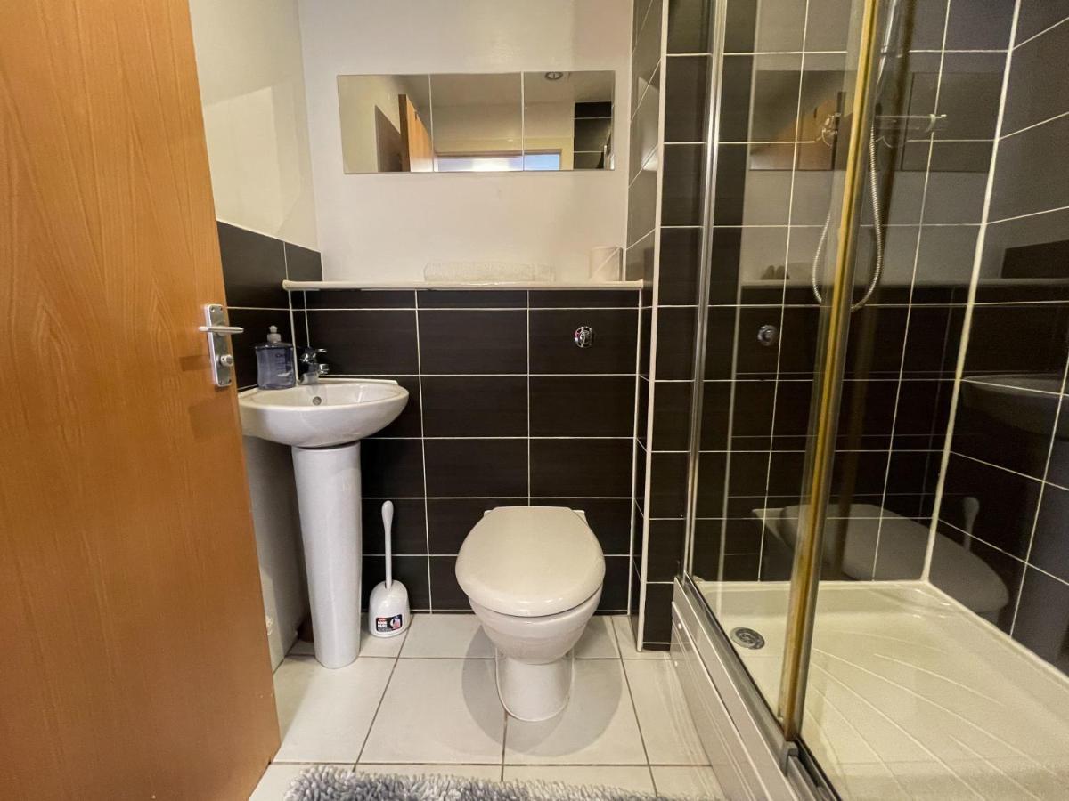 Kelvingrove 2 Bedroom Apartment - Private Parking Glasgow Buitenkant foto