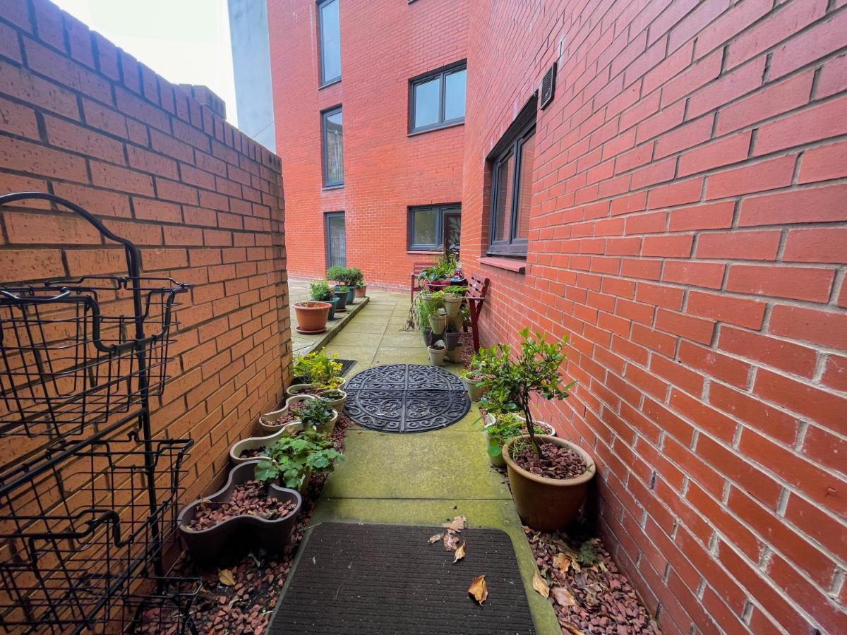 Kelvingrove 2 Bedroom Apartment - Private Parking Glasgow Buitenkant foto