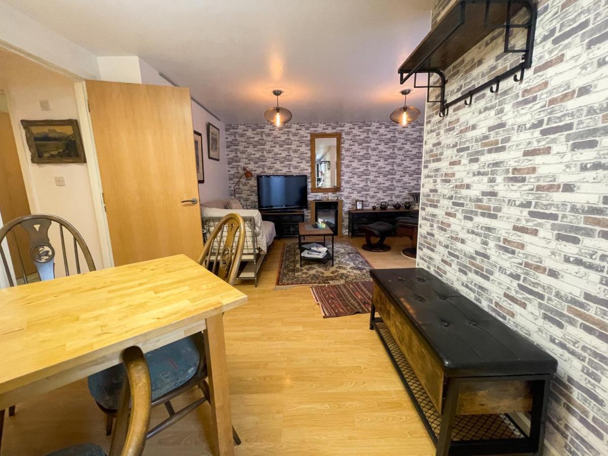 Kelvingrove 2 Bedroom Apartment - Private Parking Glasgow Buitenkant foto