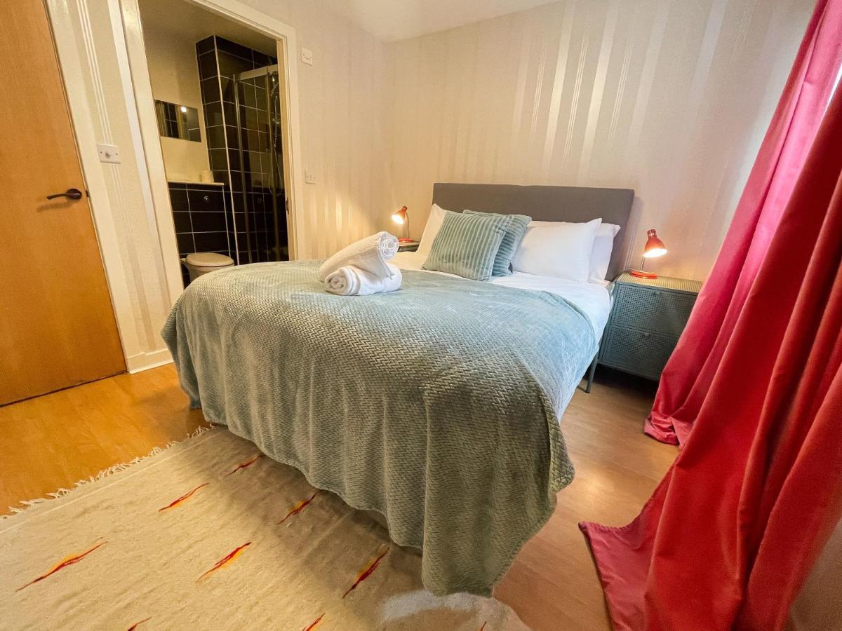 Kelvingrove 2 Bedroom Apartment - Private Parking Glasgow Buitenkant foto