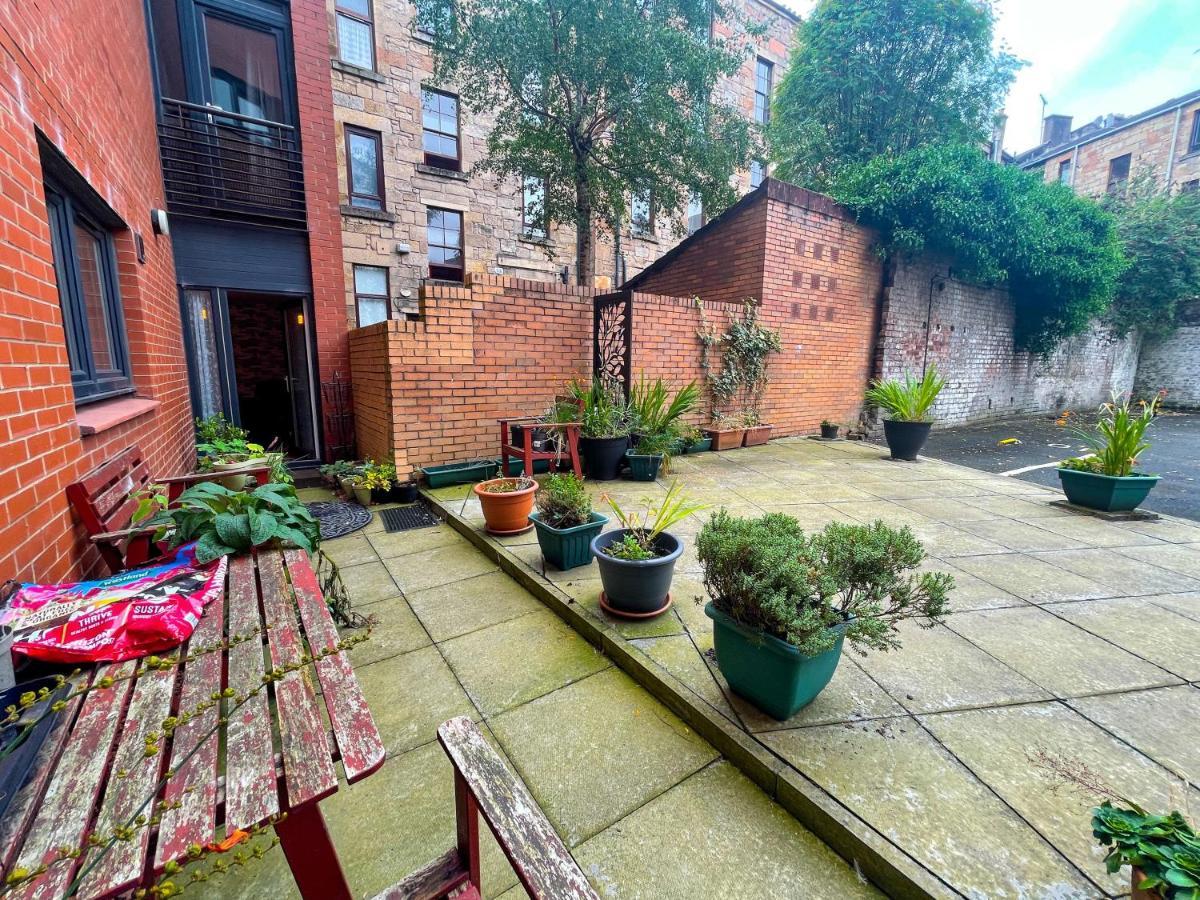 Kelvingrove 2 Bedroom Apartment - Private Parking Glasgow Buitenkant foto