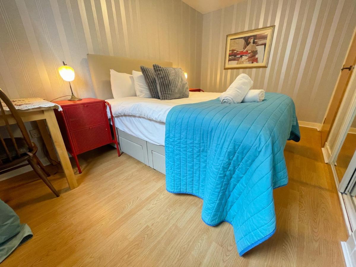 Kelvingrove 2 Bedroom Apartment - Private Parking Glasgow Buitenkant foto