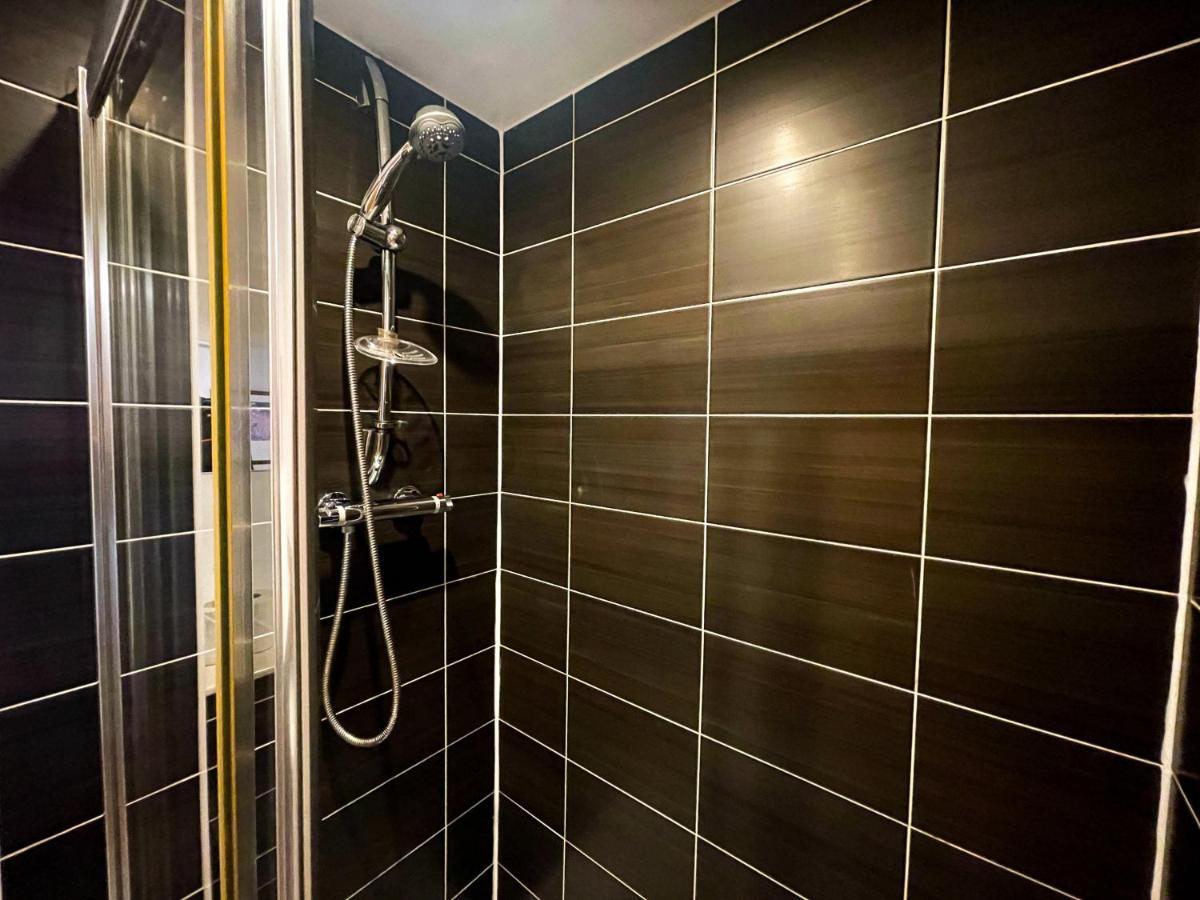 Kelvingrove 2 Bedroom Apartment - Private Parking Glasgow Buitenkant foto
