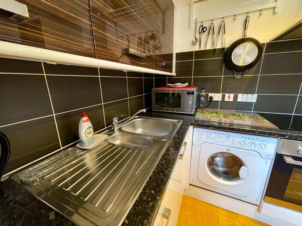 Kelvingrove 2 Bedroom Apartment - Private Parking Glasgow Buitenkant foto